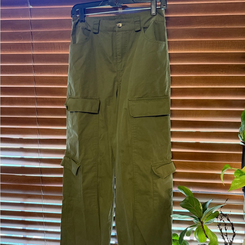Women’s Olive Cargo Pants